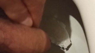 After jerking off I really want to piss ... После дрочки так хочется поссать...
