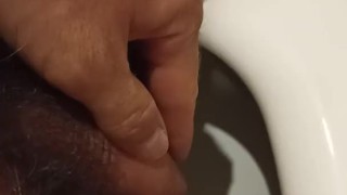 After jerking off I really want to piss ... После дрочки так хочется поссать...