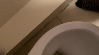 Slut pissing