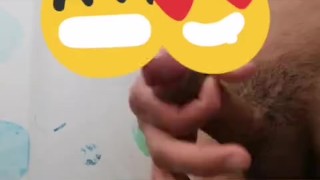 Un rico pajaso antes de la ducha