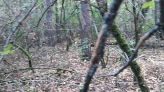 Вылизала ей киску на бревне, как она и просила, чтобы она кончила мне в рот, как я люблю