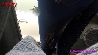 Je me pisse complètement dessus en conduisant ma voiture