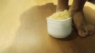 Cup of noodle barefoot crush