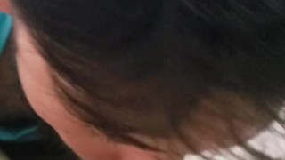 CHUPANDO O PAU UNCUT DO MEU MARIDO ATÉ GOZAR