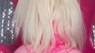 Plastic bimbo slut twerks butt implants