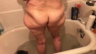 Shaking ass slow motion 