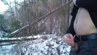 Forest jerking in Kanadaskogen (Bergen, Norway) mid winter