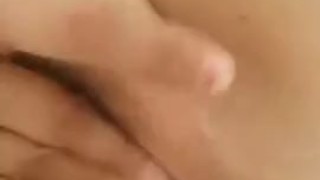 Calentándome en la bañera al meterme los deditos
