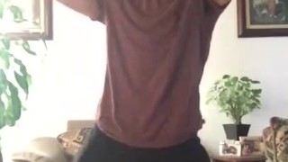 Mexicano mal bailarín. Baile desnudo. En busca de sugarmoms♥️