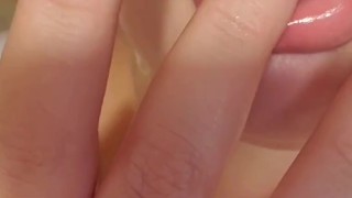 Finger licking