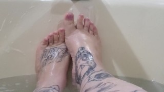 Bbw soapy feet rub down