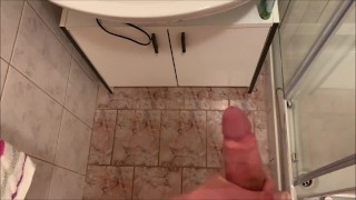 HUGE CUMSHOT IN SLOW MOTION!