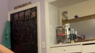 TIGHT WET PUSSY GETS PLAYED WITH 