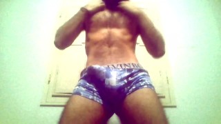 Primeira vez tirando a roupa no Pornhub