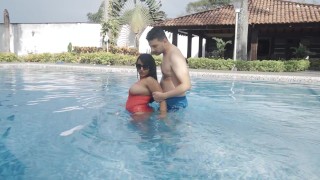 The amateur couple she fucks in the pool and does anal in the bedroom