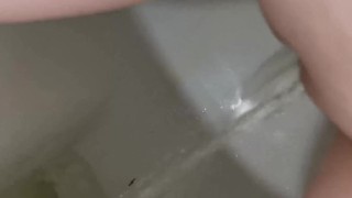 SLOW MO PISSING WITH SOUND 