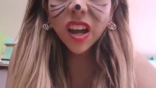 GIGANTA SEXY GATA VORE