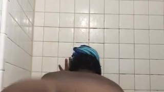 Bbw milf twerks naked 