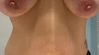 Milf lifts shirt, big tits jiggle