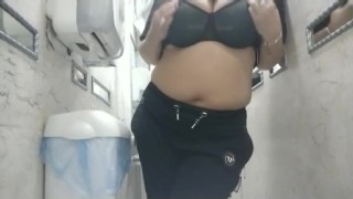 Toilet lady play outdoors Sexy bbw