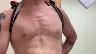 Daddy likes to show ass and cock I