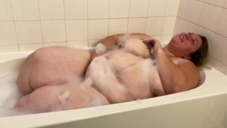 Big Girl, Small Tub!