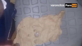 HOMBRE MADURO CASADO SE HACE UNA PAJA