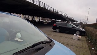 Nach der Schule, wird sie zur Hure und fickt auf dem Rastplatz