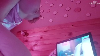 Babe Fingering Pussy and Vibrator While Watching Porn