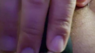 Vibrating anal beads