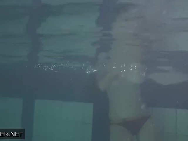 Erotic Underwater Naked Show With Anna Siskina 