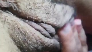 Me toco rica en mi cuarto