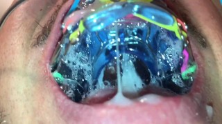 Cumming on my twinblock full of elastics and put it on my mouth