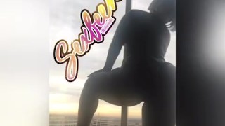 Sexfeene giving the view of a lifetime with that phat ass !!!