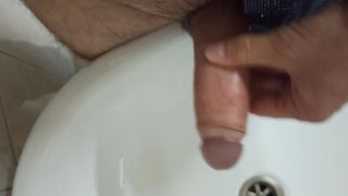 I want to piss on you and fuck you to the fullest. Хочу нассать на тебя и выебать всласть.