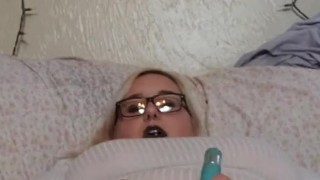 Quick play with g spot vibrator 