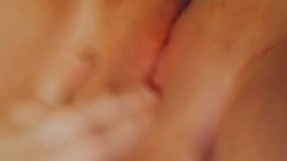 Bbw cums by rubbing sensitive clit