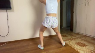 TWERK DANCING