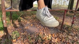 public Nike Air 1 shoeplay 
