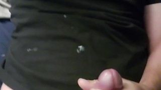 Short cumshot after sexting girl from onlyfans