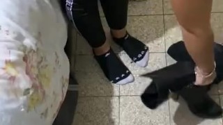 Mi spoglio aspettando un bel cazzo