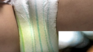 001 寝転がっておむつにおもらし。膨らんだおむつが良い感じ（パンパース）