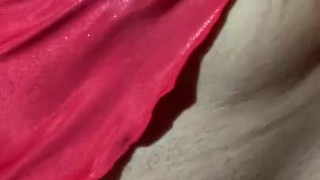 Petit mais puissant dans ma chatte mouillée