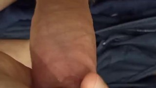 Jerking off with saliva. Дрочу и смазываю головку слюной.
