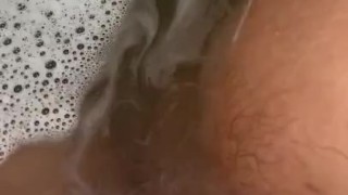 Juicy fat pussy in bubbly Tub masterbating 