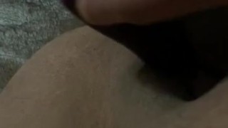 Nice fat pussy squirt out with a Toy 