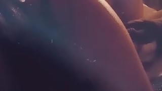 Moviendose un poco