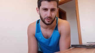 Amateur hunk's free exclusive cum video (uncut cock)