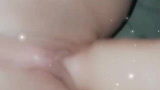 Bunni cumm all over her dildo