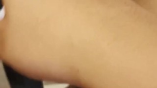 Me vengo tocandome con el consolador